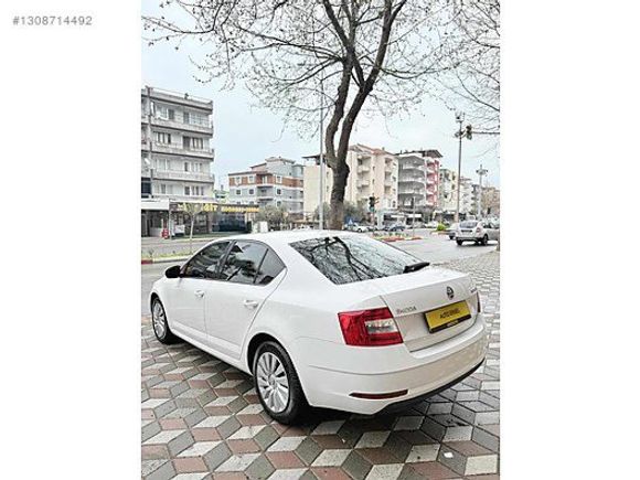 HATASIZ BOYASIZ SKODA OCTAVİA 1.2 TSI