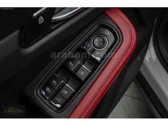 CARLOSS'DAN PORSCHE MACAN T BAYİ 2024 MODEL 30BİN KM HATASIZ