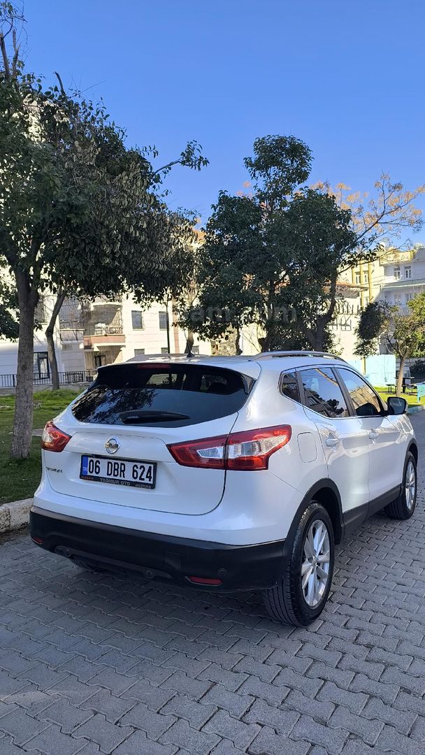 SAHİBİNDEN NİSSAN QASHQAİ 1.5 DCİ SKY PACK 2017 MODEL