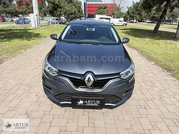 ARTUR'dan 2024 MEGANE TOUCH 1.3TCe-OTOMATİK-HTSIZ BYSIZ-40.000km