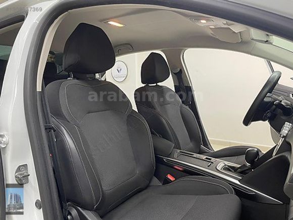 YÜCELER OTO'DAN 2023 RENAULT MEGANE 1.3 TOUCH KDV %20 OTOMATİK