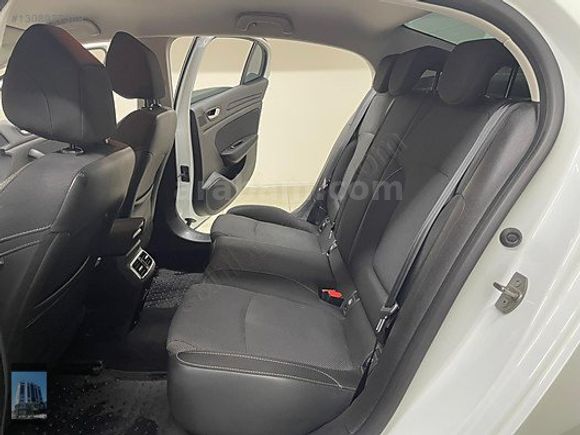 YÜCELER OTO'DAN 2023 RENAULT MEGANE 1.3 TOUCH KDV %20 OTOMATİK