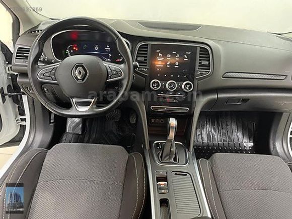 YÜCELER OTO'DAN 2023 RENAULT MEGANE 1.3 TOUCH KDV %20 OTOMATİK