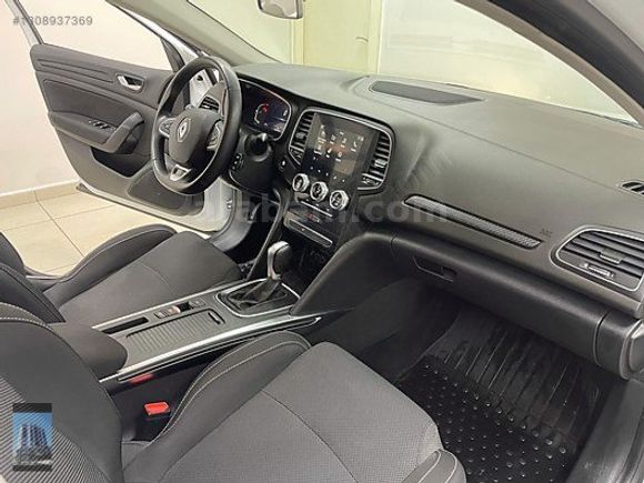 YÜCELER OTO'DAN 2023 RENAULT MEGANE 1.3 TOUCH KDV %20 OTOMATİK
