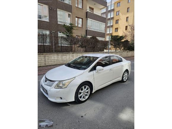 2011 Model Otomatik Avensis