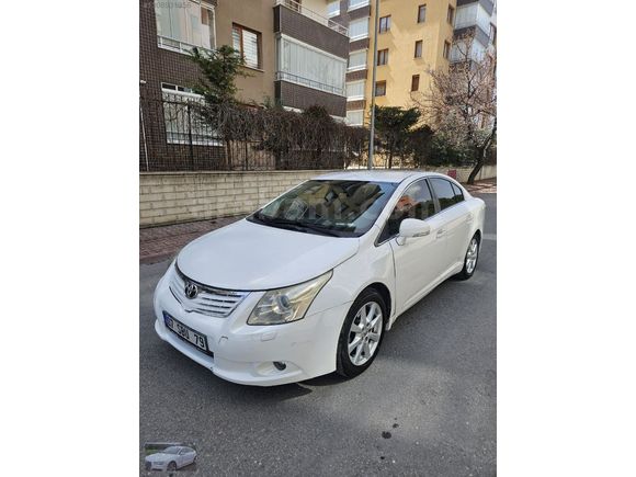 2011 Model Otomatik Avensis