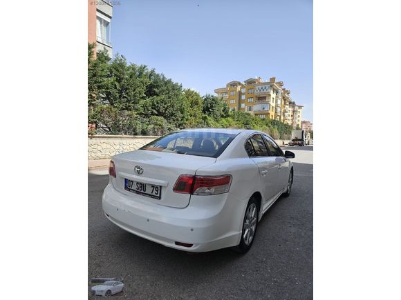 2011 Model Otomatik Avensis