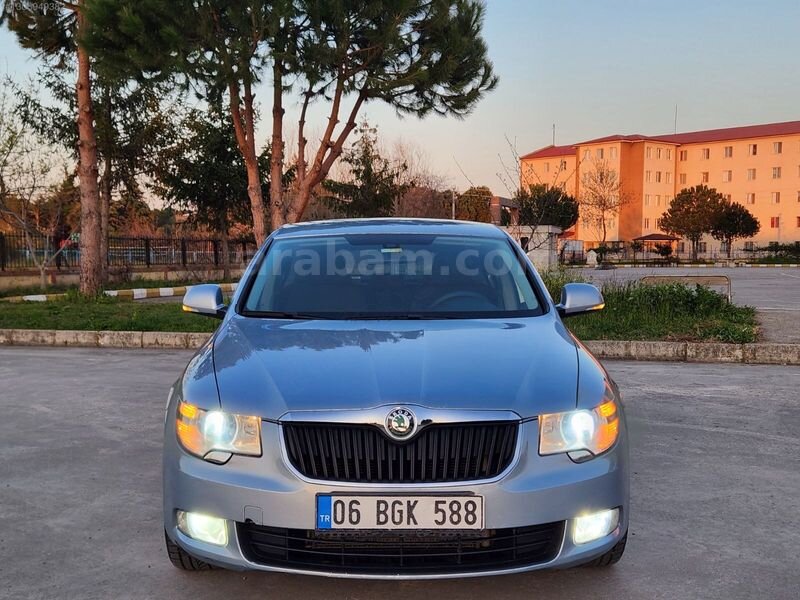 Galeriden Skoda SuperB 1.6 TDI Comfort 2012 Model Samsun 262.000 km Mavi
