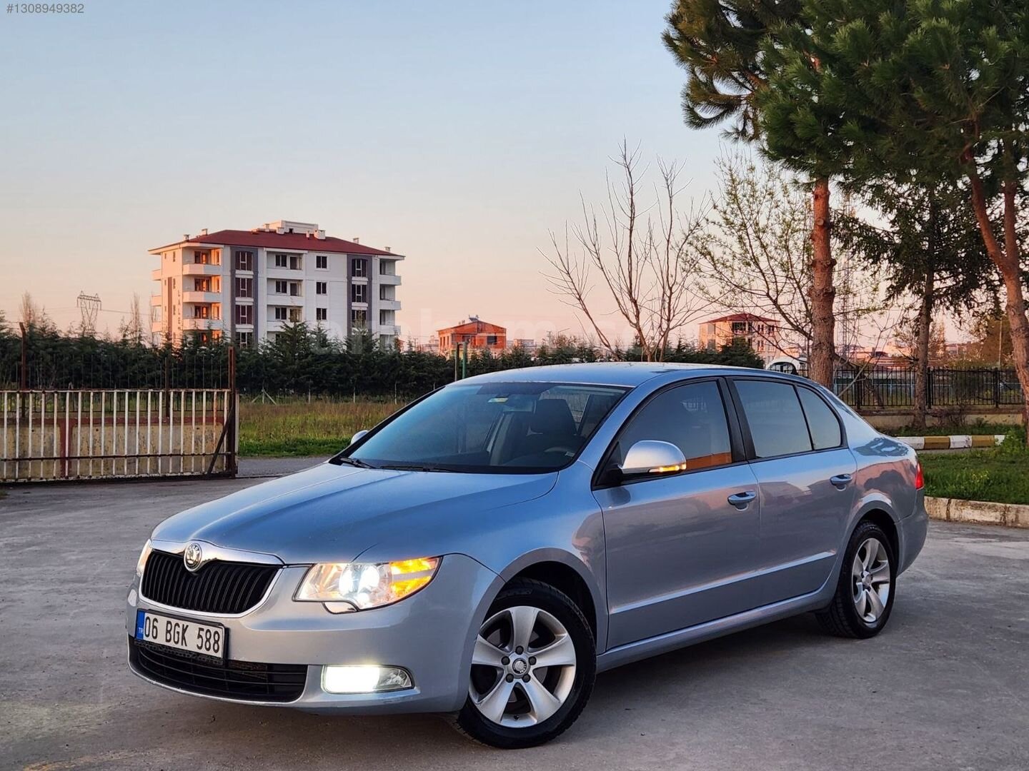 Galeriden Skoda SuperB 1.6 TDI Comfort 2012 Model Samsun 262.000 km Mavi 4