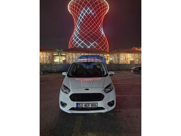 Sahibinden Ford Tourneo Courier 1.5 TDCi Delux 2022 Model  91.000 km Beyaz