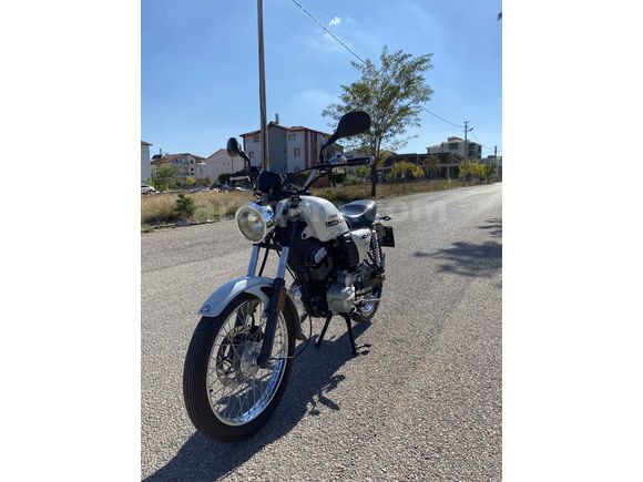 KLASİK MOTOR İLANDA…