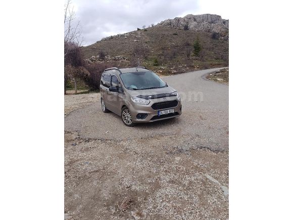 Sahibinden Ford Tourneo Courier 1.5 TDCi Titanium 2022 Model
