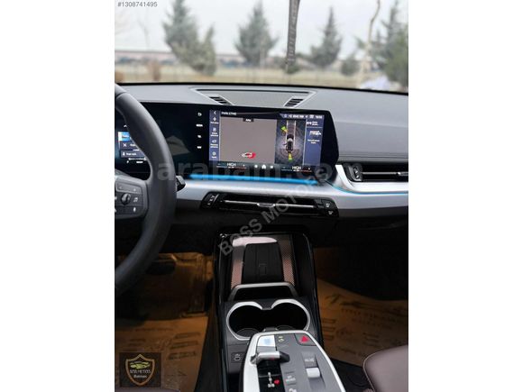 BOSS MOTORS 2024 BMW İX1 X LİNE CAM TAVAN DERİ KOLTUK 18.000 KM