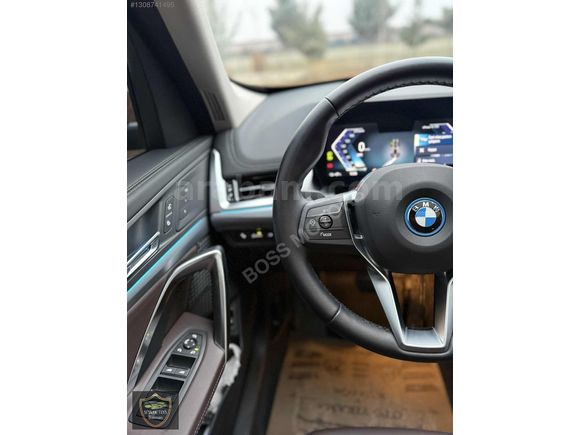 BOSS MOTORS 2024 BMW İX1 X LİNE CAM TAVAN DERİ KOLTUK 18.000 KM
