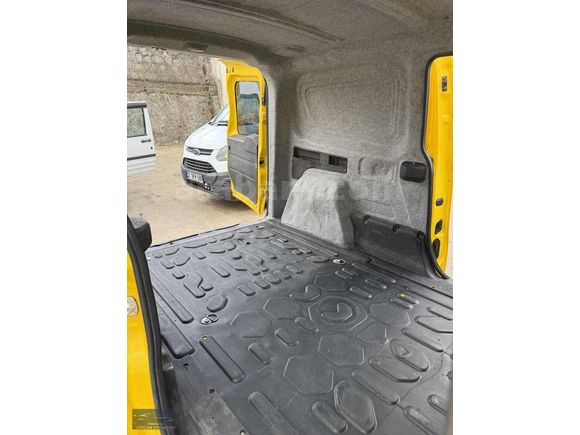 2014 MODEL DOBLO MAXSİ KM 275 KLİMALI KLİMALI VE CİFT SÜRGÜ DÜR