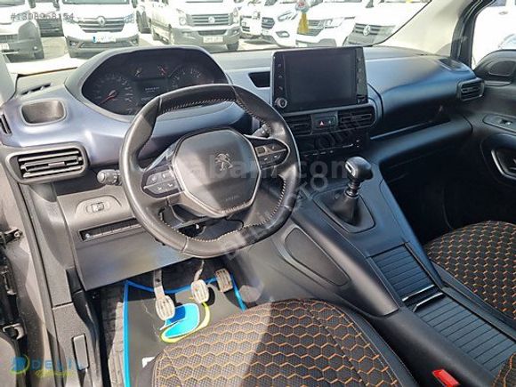 DELİL'DEN 2023 MODEL 74 BİN KM DE ALLURE PAKET HATASIZ RİFTER