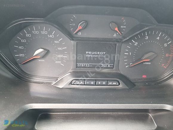 DELİL'DEN 2023 MODEL 74 BİN KM DE ALLURE PAKET HATASIZ RİFTER