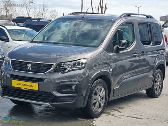 DELİL'DEN 2023 MODEL 74 BİN KM DE ALLURE PAKET HATASIZ RİFTER