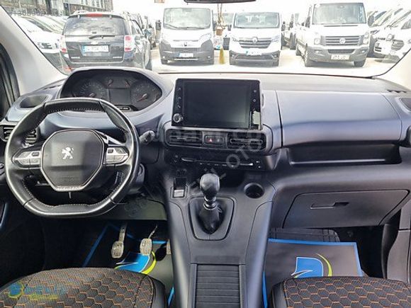 DELİL'DEN 2023 MODEL 74 BİN KM DE ALLURE PAKET HATASIZ RİFTER