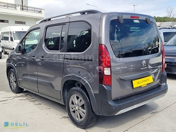 DELİL'DEN 2023 MODEL 74 BİN KM DE ALLURE PAKET HATASIZ RİFTER