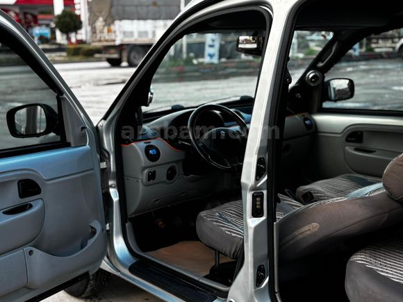 10 senelik Sahibinden OTOMOBİL RUHSATLI!!! 1.5 dci kangoo