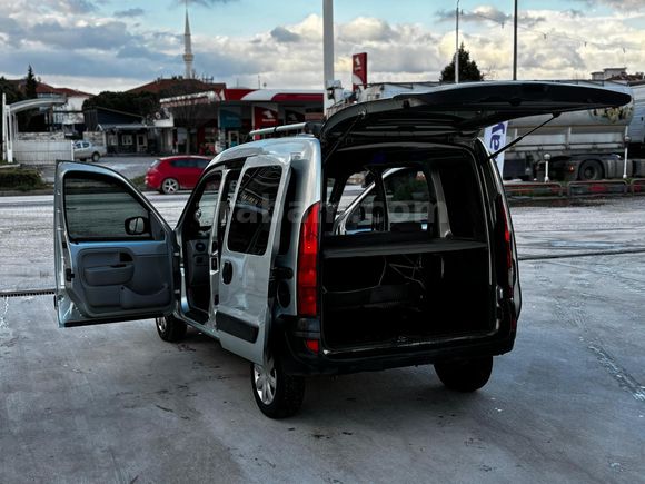 10 senelik Sahibinden OTOMOBİL RUHSATLI!!! 1.5 dci kangoo