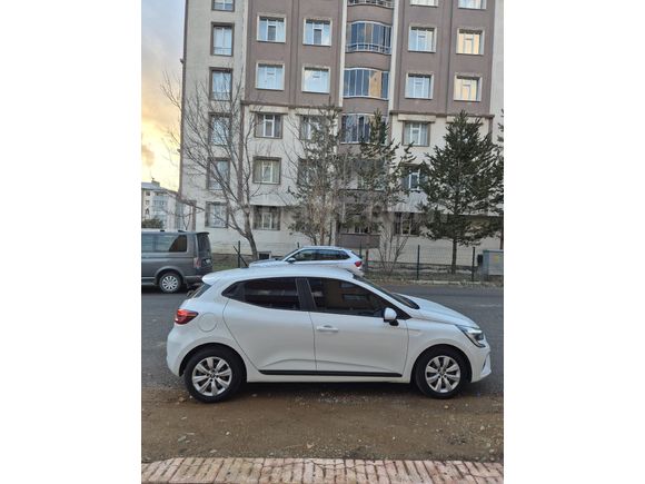 Sahibinden Renault Clio 1.0 SCe Joy 2022 Model