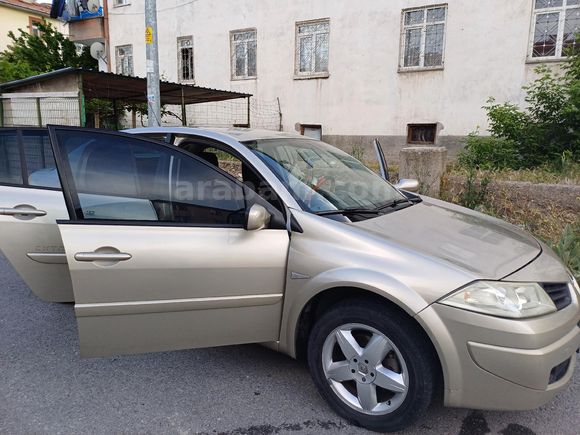 Sahibinden Renault Megane 1.5 dCi Extreme 2008 Model  212.000 km Kahverengi
