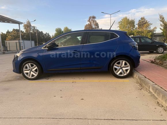 2026 Ocak çıkışlı 3300km sıfır clio 