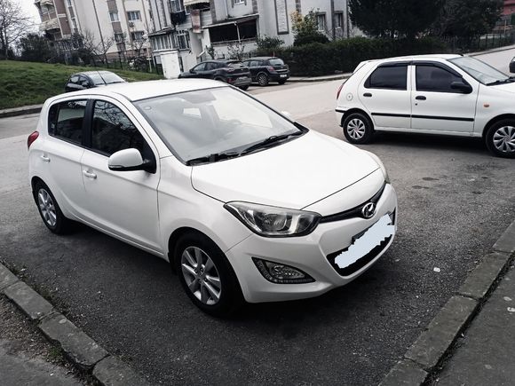 Sahibinden Hyundai i20 1.2 D-CVVT Sense 2013 Model  118.000 km Beyaz