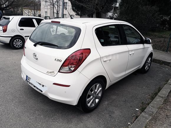 Sahibinden Hyundai i20 1.2 D-CVVT Sense 2013 Model  118.000 km Beyaz