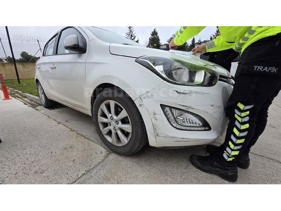 Sahibinden Hyundai i20 1.2 D-CVVT Sense 2013 Model  118.000 km Beyaz