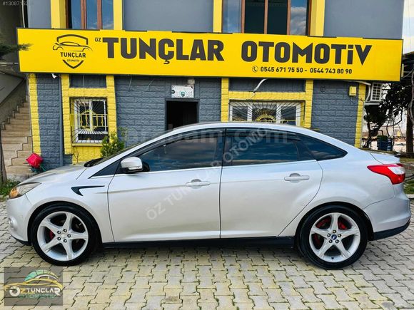 2011 FORD FOCUS lll YENİ KASA TİTANYUM X EN DOLUSU