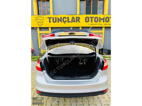 2011 FORD FOCUS lll YENİ KASA TİTANYUM X EN DOLUSU