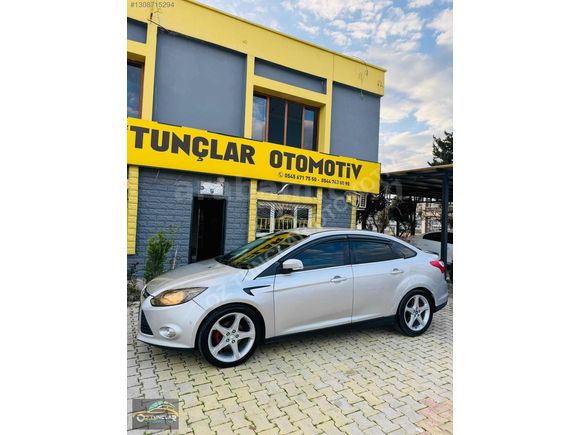 2011 FORD FOCUS lll YENİ KASA TİTANYUM X EN DOLUSU