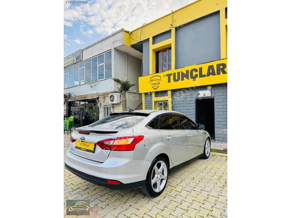 2011 FORD FOCUS lll YENİ KASA TİTANYUM X EN DOLUSU