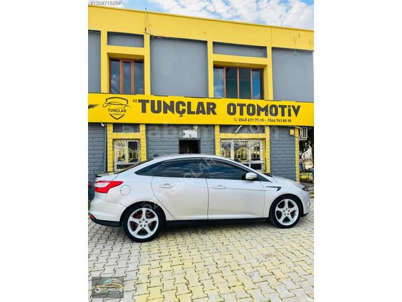2011 FORD FOCUS lll YENİ KASA TİTANYUM X EN DOLUSU