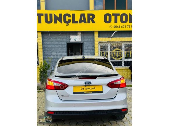 2011 FORD FOCUS lll YENİ KASA TİTANYUM X EN DOLUSU