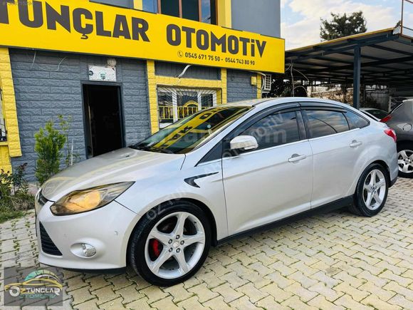 2011 FORD FOCUS lll YENİ KASA TİTANYUM X EN DOLUSU