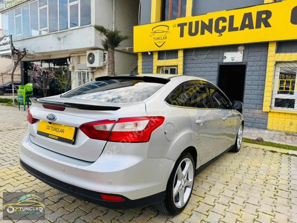 2011 FORD FOCUS lll YENİ KASA TİTANYUM X EN DOLUSU
