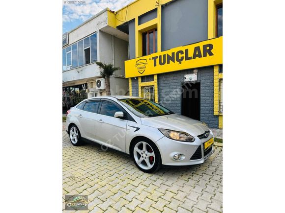 2011 FORD FOCUS lll YENİ KASA TİTANYUM X EN DOLUSU