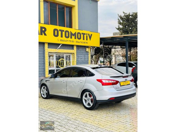2011 FORD FOCUS lll YENİ KASA TİTANYUM X EN DOLUSU