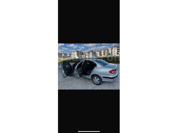 Sahibinden Renault Megane 1.4 RTA 2002 Model   pazarlık payı var