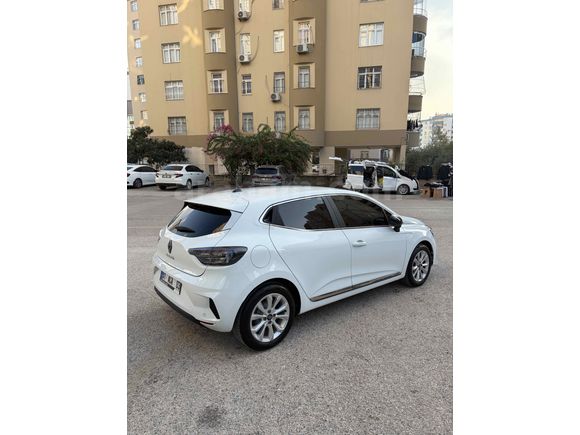 Sahibinden Renault Clio 1.0 TCe Evolution 2024 Model  19.000 km Beyaz