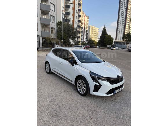 Sahibinden Renault Clio 1.0 TCe Evolution 2024 Model  19.000 km Beyaz
