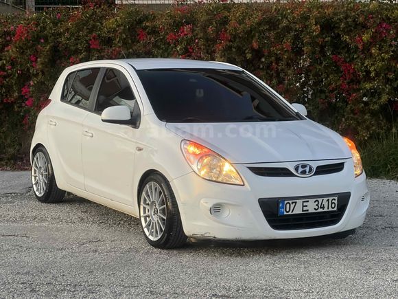Sahibinden Hyundai i20 1.2 MPI Team 2011 Model 