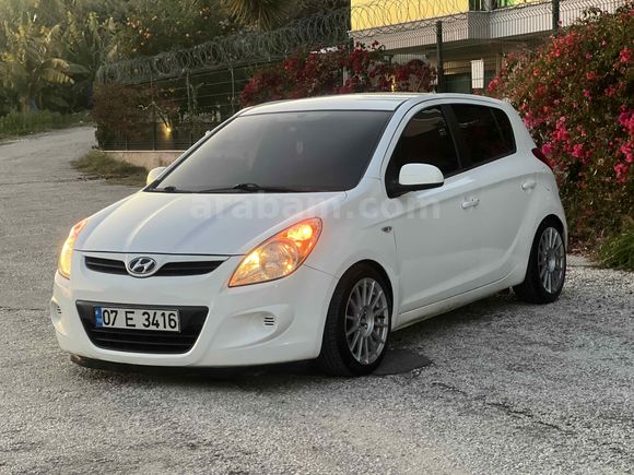 Sahibinden Hyundai i20 1.2 MPI Team 2011 Model 
