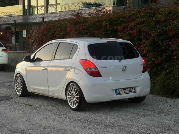 Sahibinden Hyundai i20 1.2 MPI Team 2011 Model 