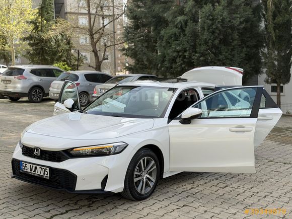 BOYASIZ CİVİC 1.5 VTEC ECO ELEGANCE PLUS 129 HP FAB. LPG BEYAZ