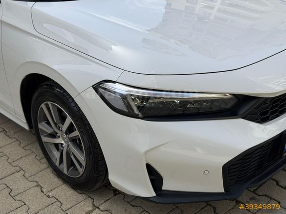 BOYASIZ CİVİC 1.5 VTEC ECO ELEGANCE PLUS 129 HP FAB. LPG BEYAZ